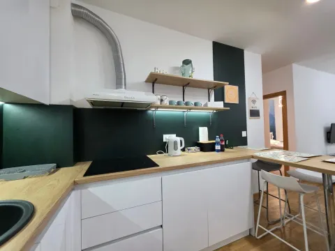 Izdavanje, dvosoban stan, 55m², Bečići, Budva - image 10