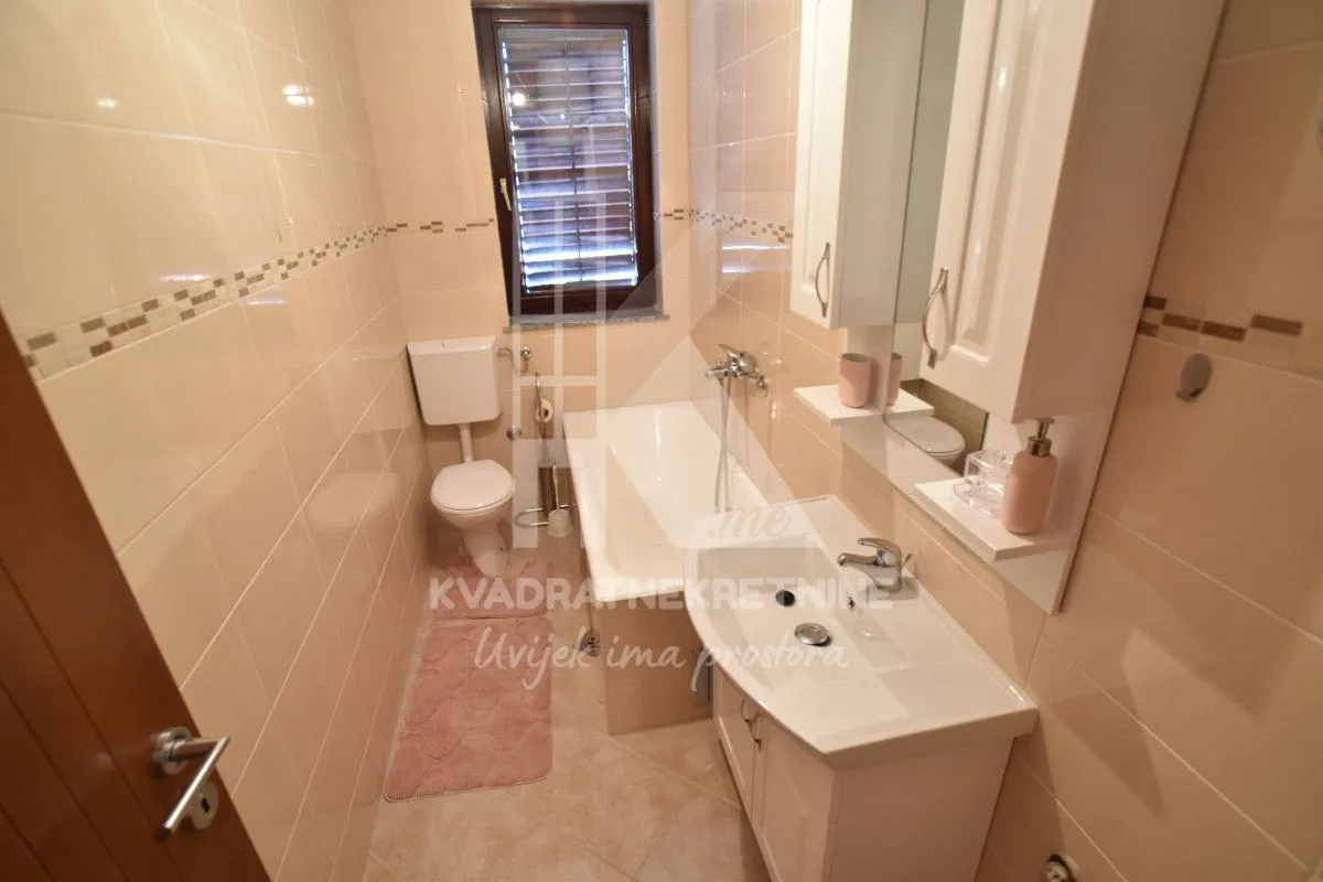 Sale, house, 250m², Zelenika, Podgorica