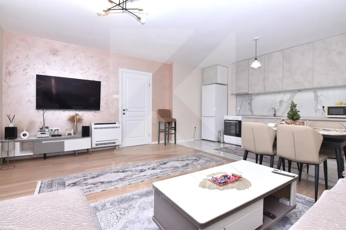 Izdavanje, kuća, 81m², Gintaš, Podgorica