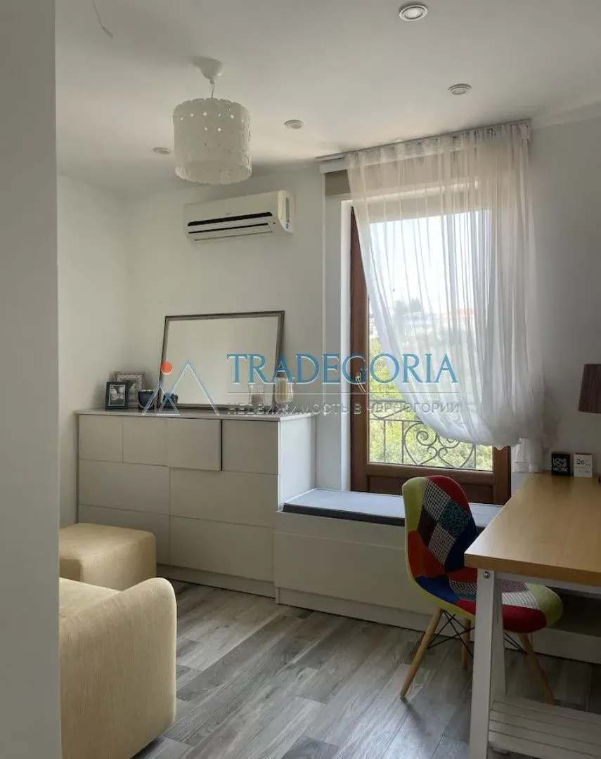 Prodaja, četvorosoban stan, 222m², Dobra Voda, Bar