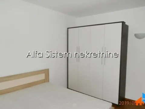 Izdavanje, četvorosoban stan, 120m², Savski Venac, Beograd - image 13