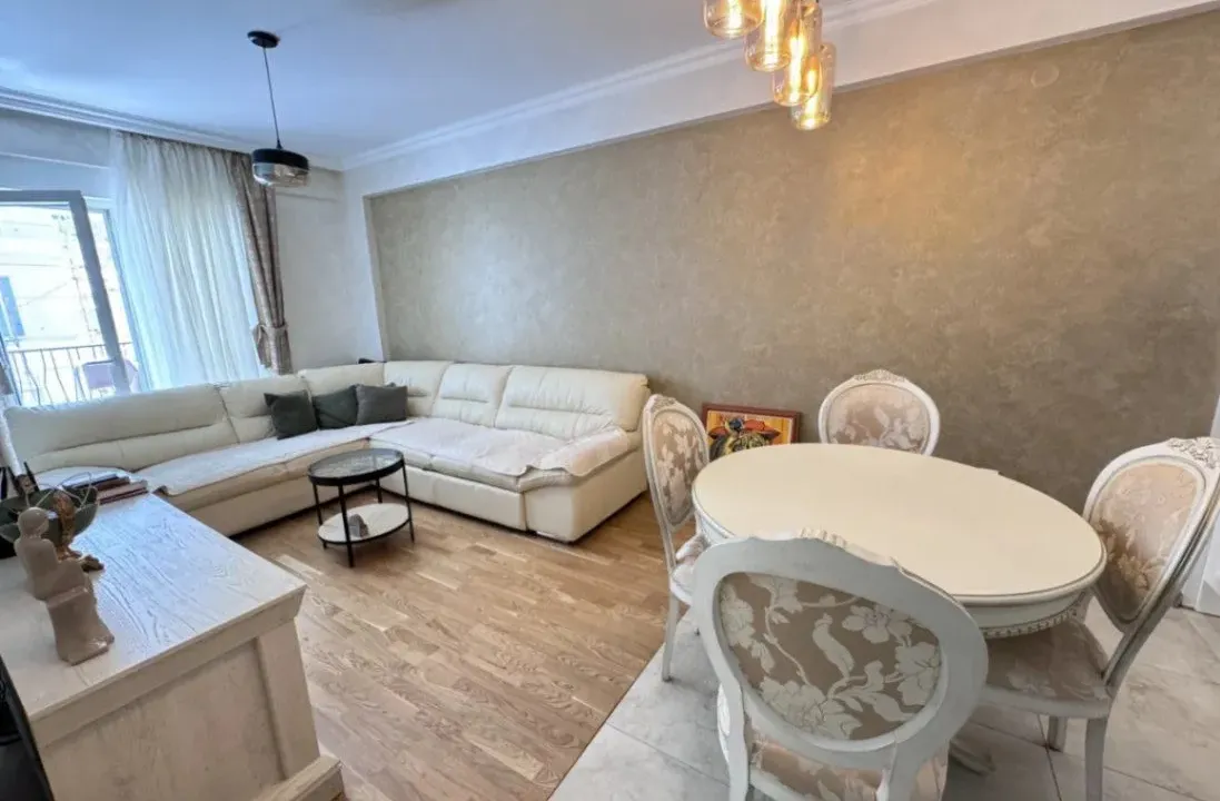 Prodaja, dvosoban stan, 66m², Podkošljun, Budva