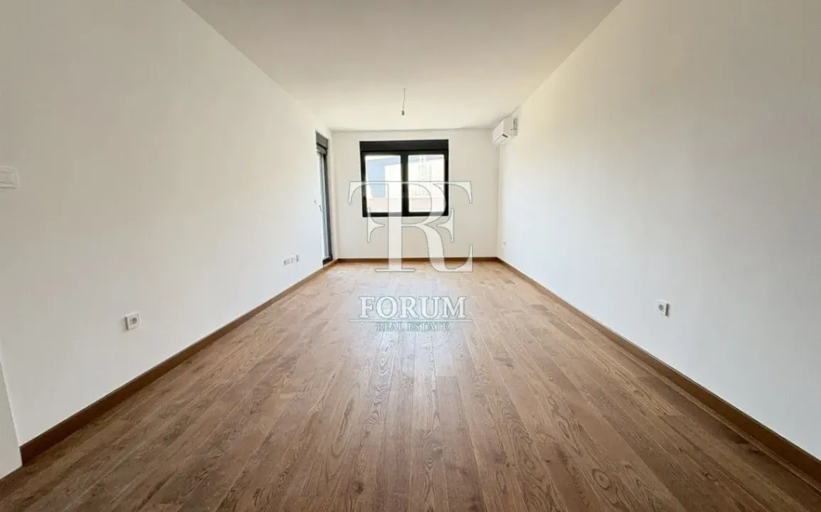 Prodaja, jednosoban stan, 50m², Tološka šuma, Podgorica