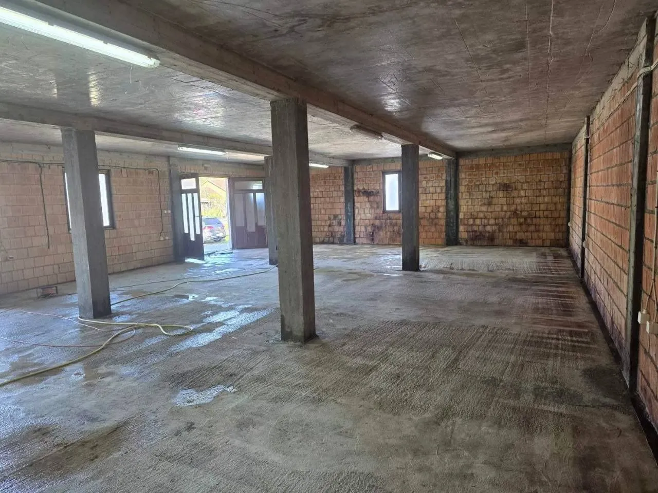 Rent, office space, 150m², Radanovići, Kotor
