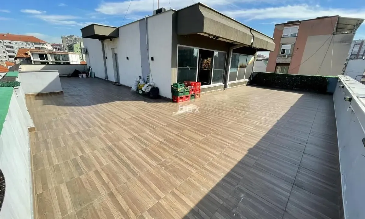 Izdavanje, poslovni prostor, 222m², Centar, Niš