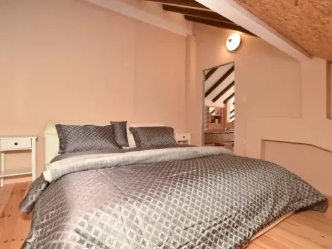 Rent, house, 300m², Radanovići, Kotor - image 11