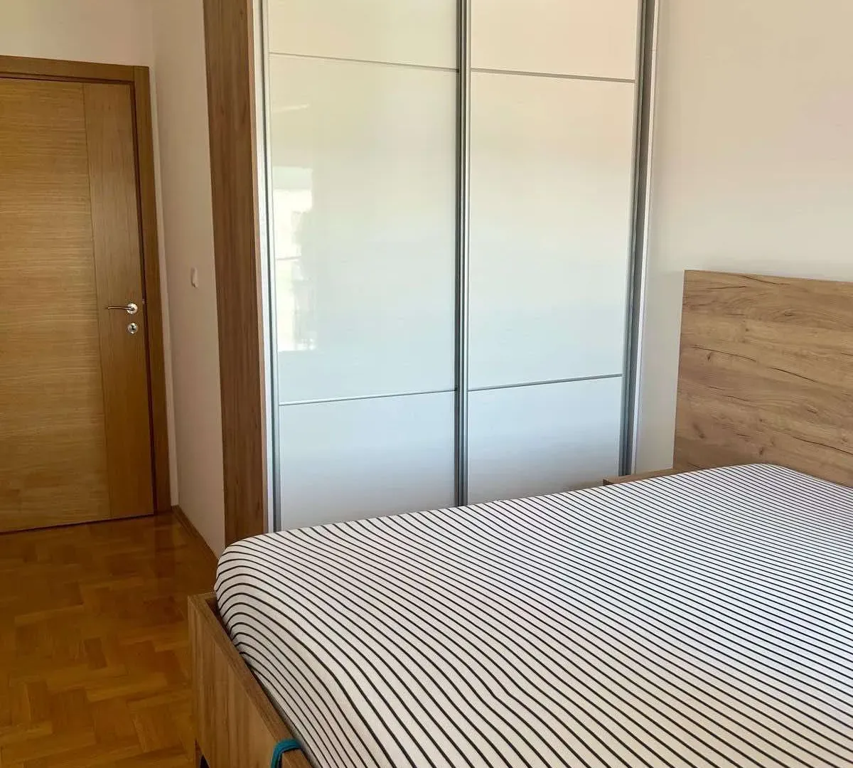 Izdavanje, dvosoban stan, 51m², Kava, Tivat
