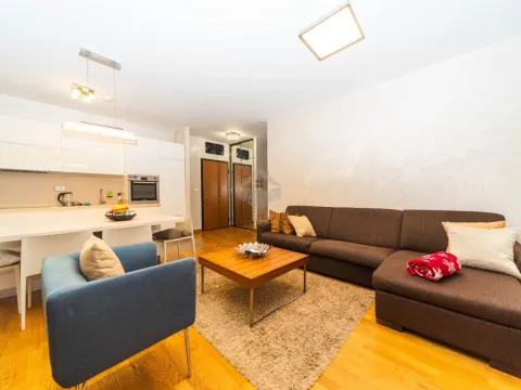 Rent, two bedroom apartment, 70m², City Kvart, Podgorica - image 3