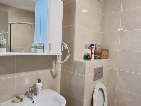 Izdavanje, jednosoban stan, 45m², Budva, Crna Gora - image 13