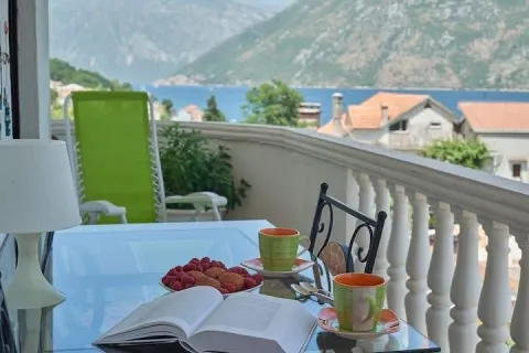 Prodaja, trosoban stan, 72m², Prčanj, Kotor - image 16