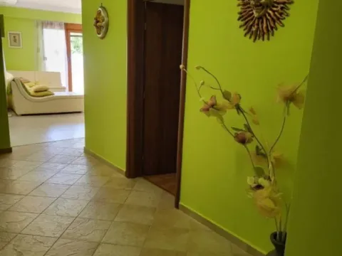 Izdavanje, stan, 119m², Dobre Vode, Bar - image 9