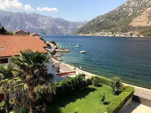 Sale, house, 390m², Stoliv, Kotor - image 1