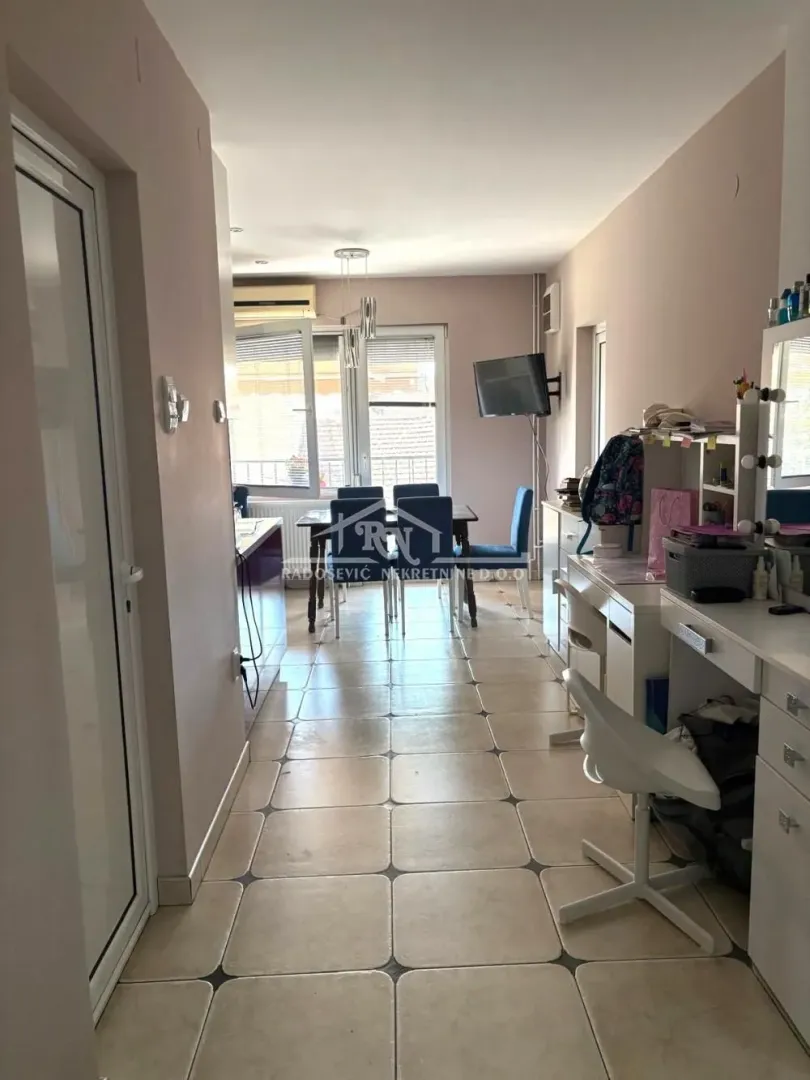 Sale, house, 291m², Petlovo Brdo, Beograd