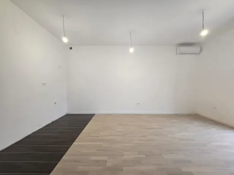 Sale, one bedroom apartment, 39m², Tološi, Podgorica - image 2