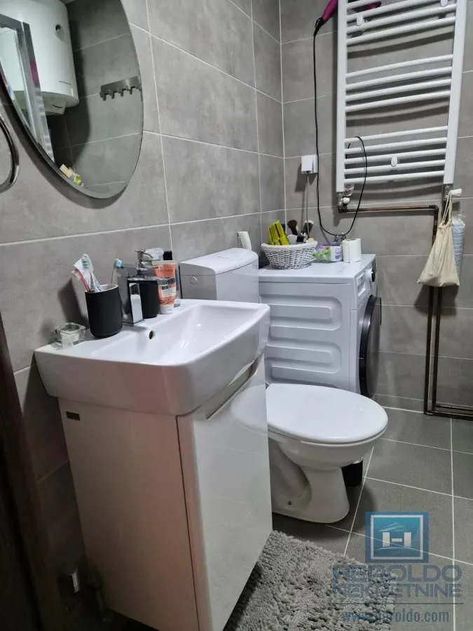 Prodaja, trosoban stan, 93m², Ćuprija, Srbija