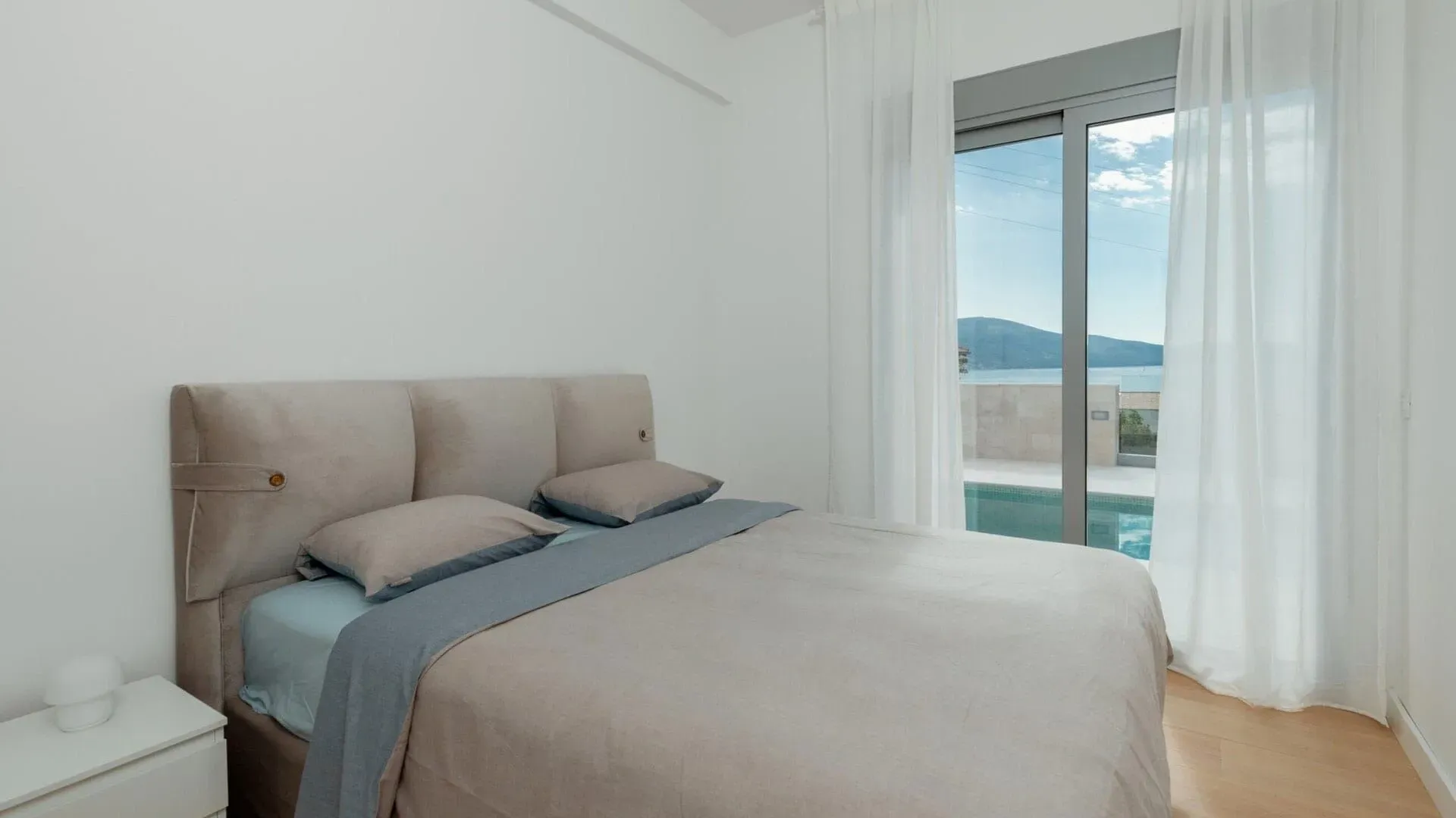 Rent, house, 273m², Marići, Tivat