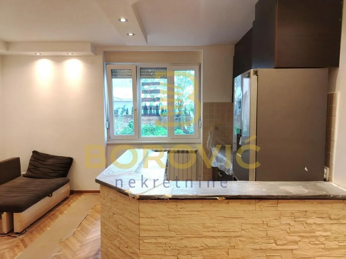 Prodaja, trosoban stan, 66m², Vračar Sve Podlokacije, Beograd
