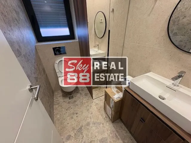 Izdavanje, četvorosoban stan, 152m², Kalenić Pijaca, Vračar Sve Podlokacije