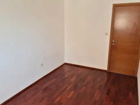 Izdavanje, jednosoban stan, 47m², Stari Aerodrom, Podgorica - image 5