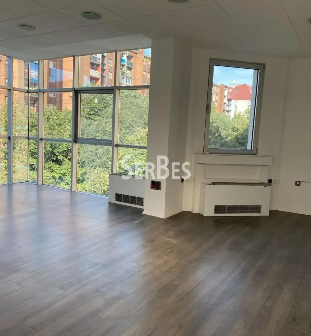 Izdavanje, poslovni prostor, 352m², Bulevar Oslobodjenja, Novi Sad Sve Podlokacije