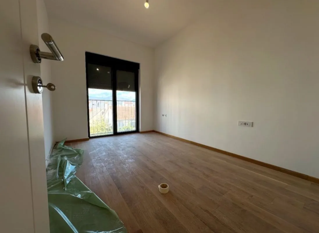 Prodaja, četvorosoban stan, 110m², Podgorica, Crna Gora