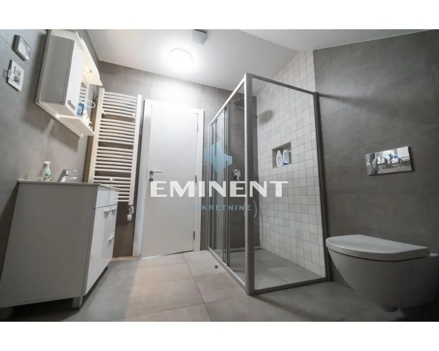 Sale, house, 304m², Zemun Centar, Zemun Sve Podlokacije