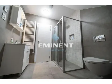 Prodaja, kuća, 304m², Zemun Centar, Zemun Sve Podlokacije - image 6