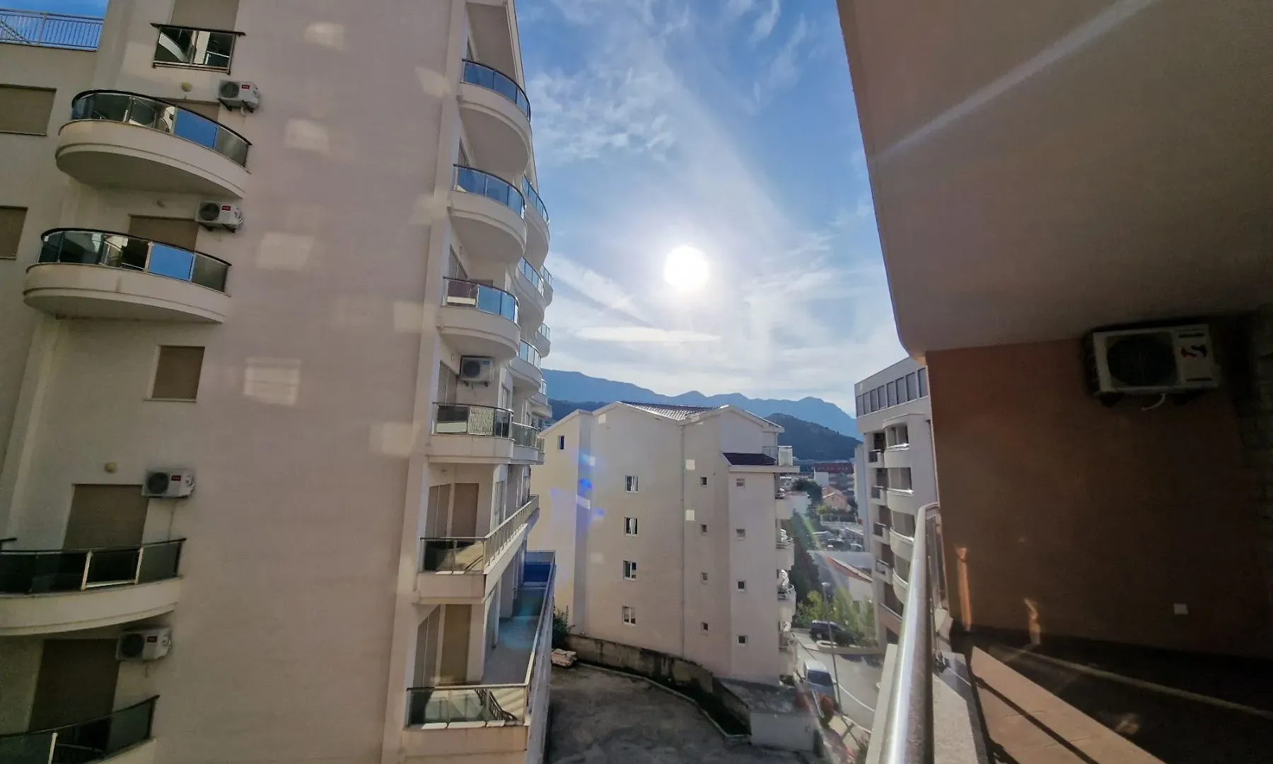 Izdavanje, jednosoban stan, 87m², Bečići, Budva