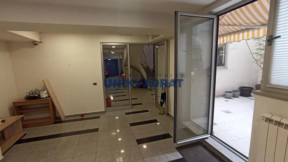 Rent, office space, 180m², Đeram Pijaca, Beograd