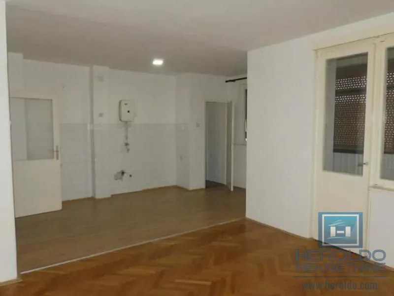 Prodaja, dvosoban stan, 50m², Centar, Jagodina