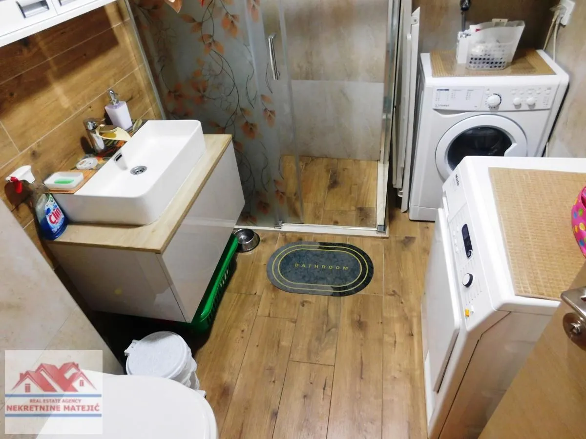Prodaja, dvosoban stan, 67m², Mala vaga, Kragujevac