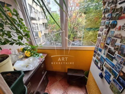 Izdavanje, trosoban stan, 72m², Vračar Sve Podlokacije, Beograd - image 12