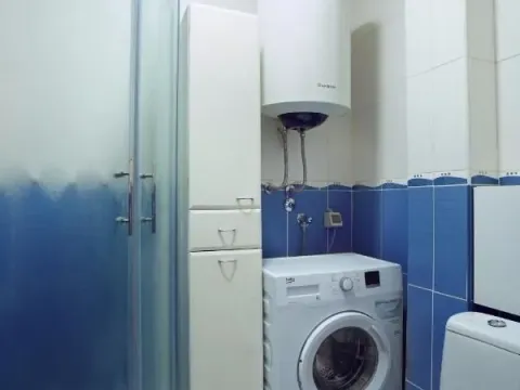 Izdavanje, dvosoban stan, 60m², Centar, Podgorica - image 10