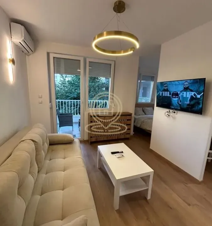 Izdavanje, jednosoban stan, 35m², Stari Grad, Beograd