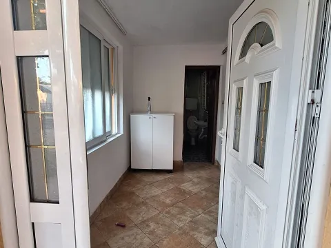 Izdavanje, kuća, 45m², Tološi, Podgorica - image 9