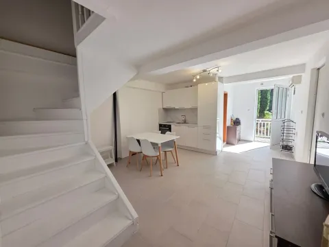 Prodaja, trosoban stan, 70m², Sveti Stefan, Budva - image 24