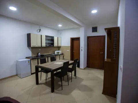 Izdavanje, dvosoban stan, 97m², Centar, Ulcinj - image 7