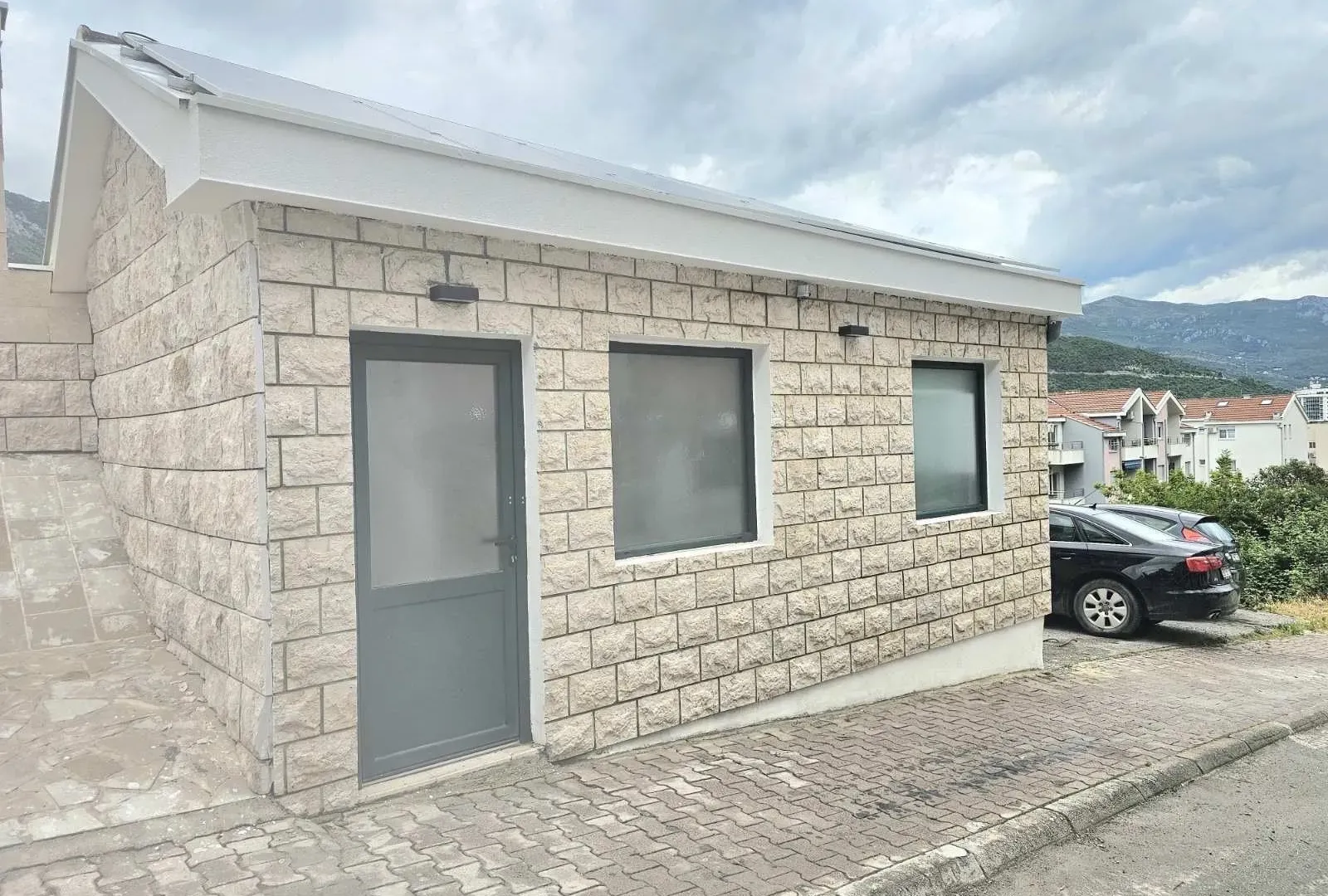 Izdavanje, poslovni prostor, 28m², Budva, Crna Gora