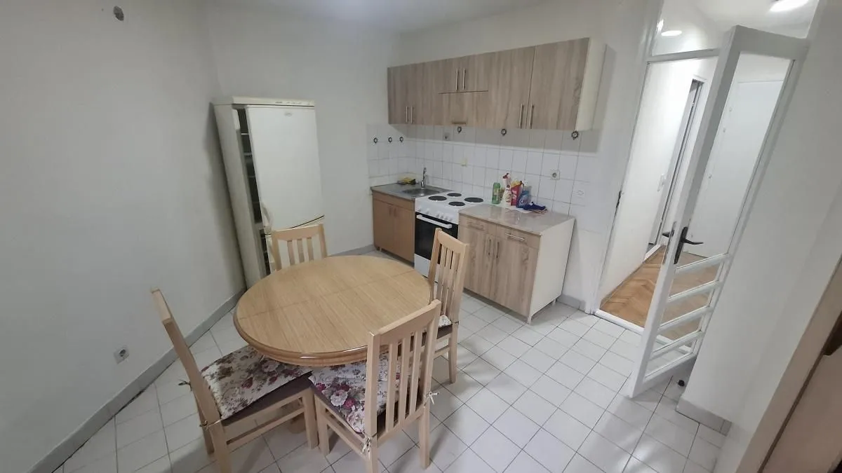 Izdavanje, jednosoban stan, 35m², Bulevar Oslobodjenja, Novi Sad Sve Podlokacije