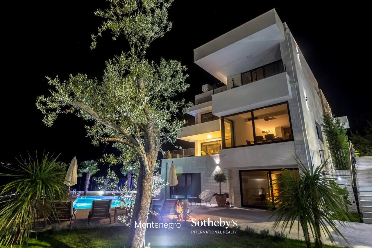 Prodaja, kuća, 350m², Đenovići, Herceg Novi