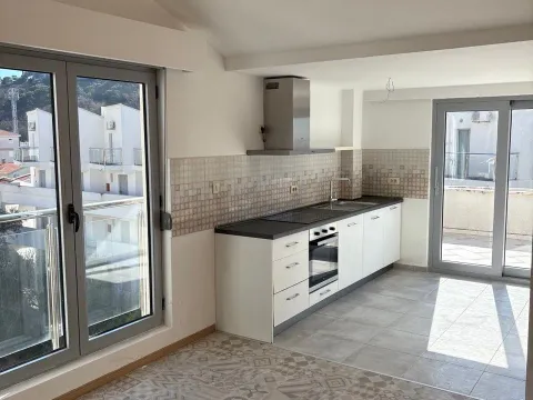 Prodaja, trosoban stan, 171m², Petrovac, Budva - image 8