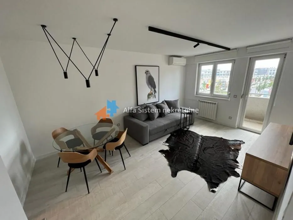 Izdavanje, trosoban stan, 69m², Sarajevska, Beograd