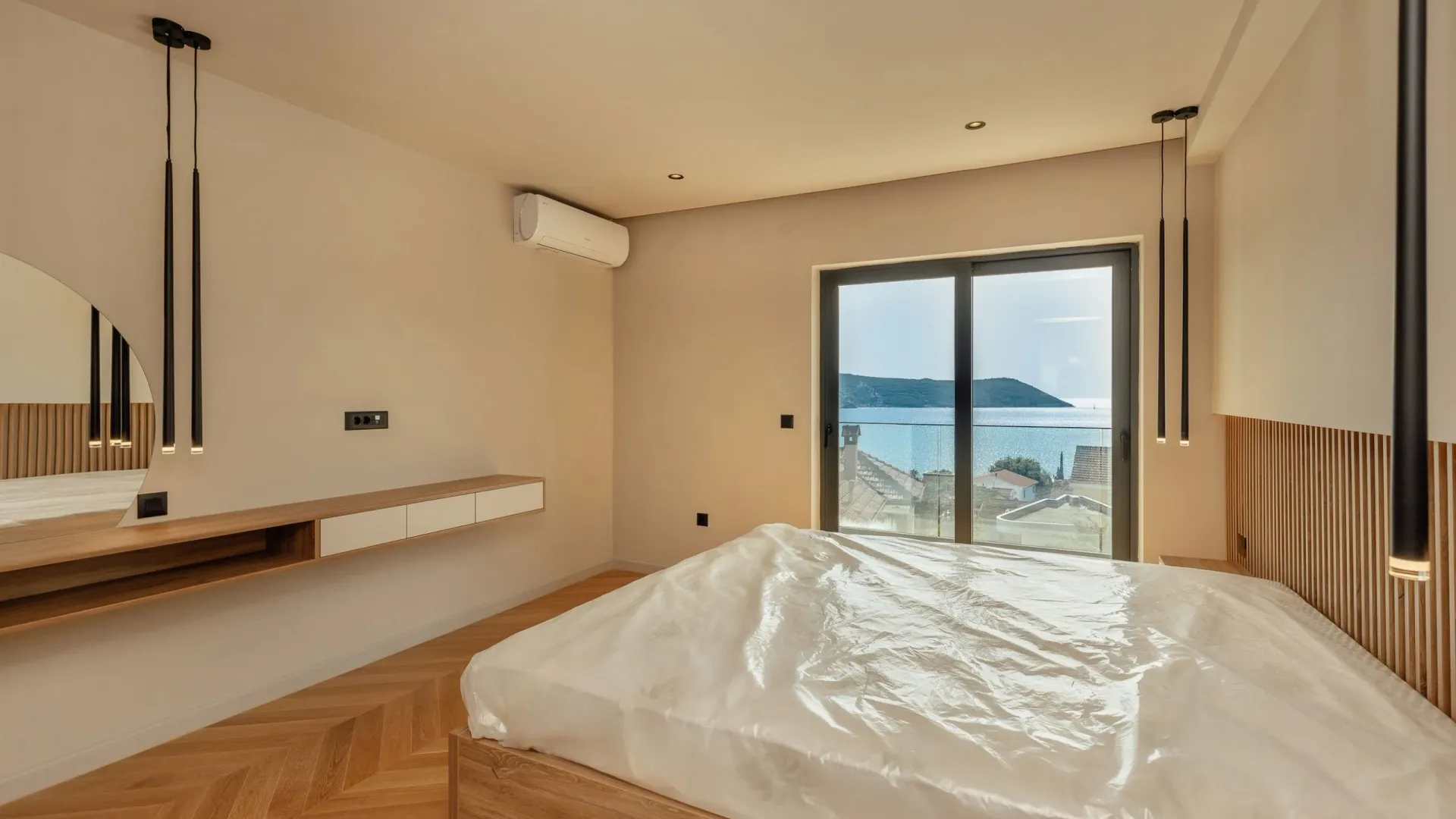 Prodaja, dvosoban stan, 180m², Savina, Herceg Novi