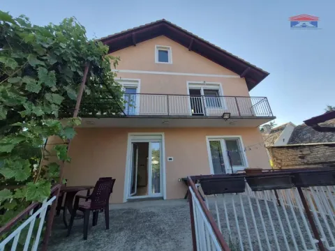 Izdavanje, kuća, 253m², Sremska Kamenica, Petrovaradin - image 29