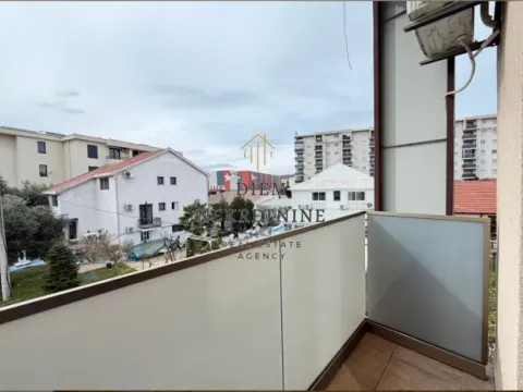 Rent, office space, 56m², City Kvart, Podgorica - image 10