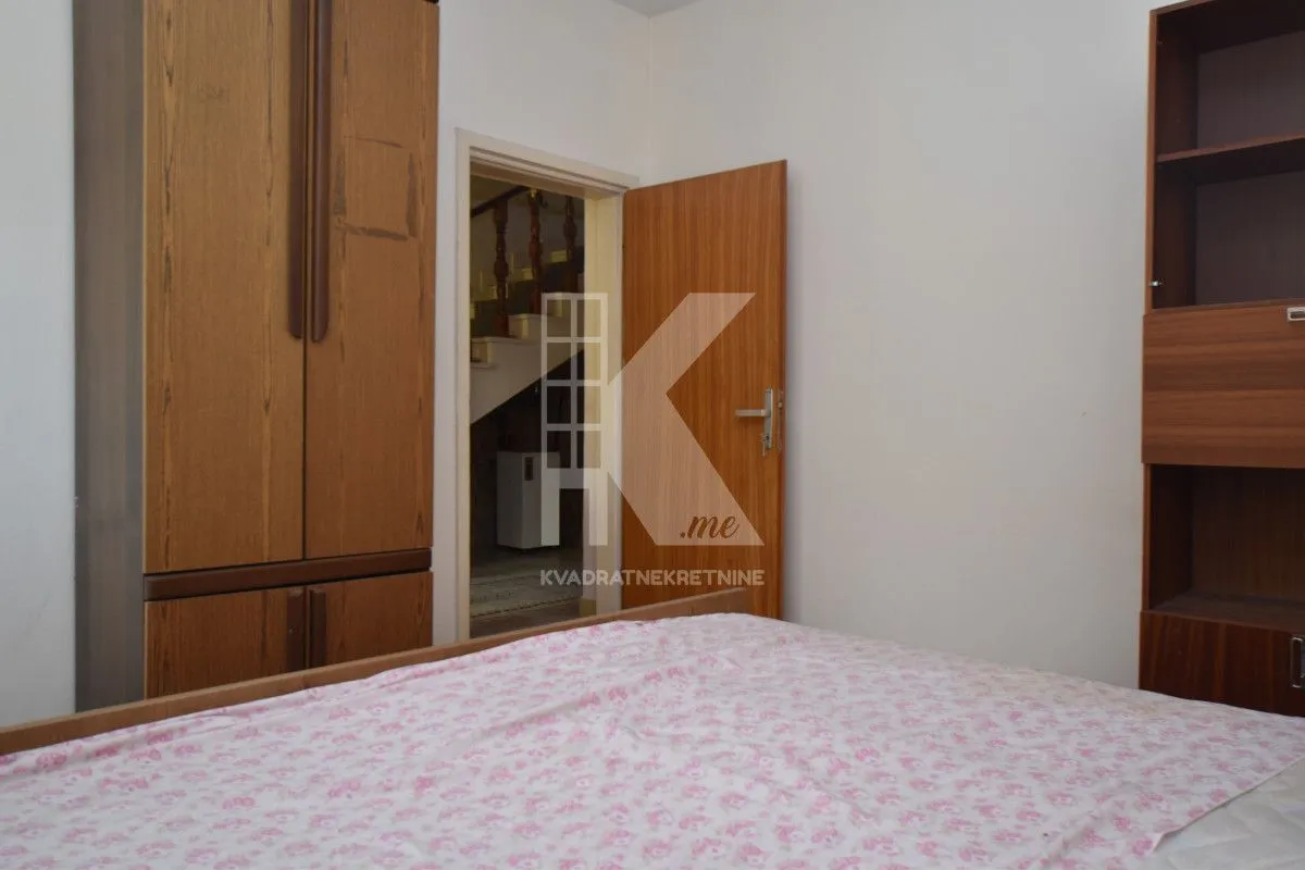 Sale, house, 240m², Dahna, Podgorica