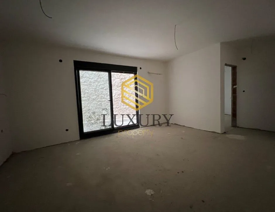 Prodaja, dvosoban stan, 52m², Pod Goricom, Podgorica