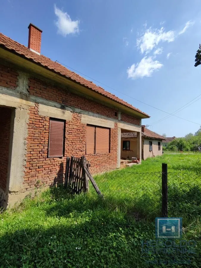 Prodaja, kuća, 200m², Šantarovac, Jagodina