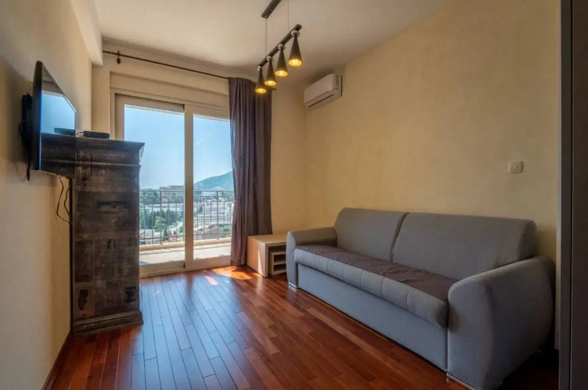 Prodaja, dvosoban stan, 265m², Bečići, Budva