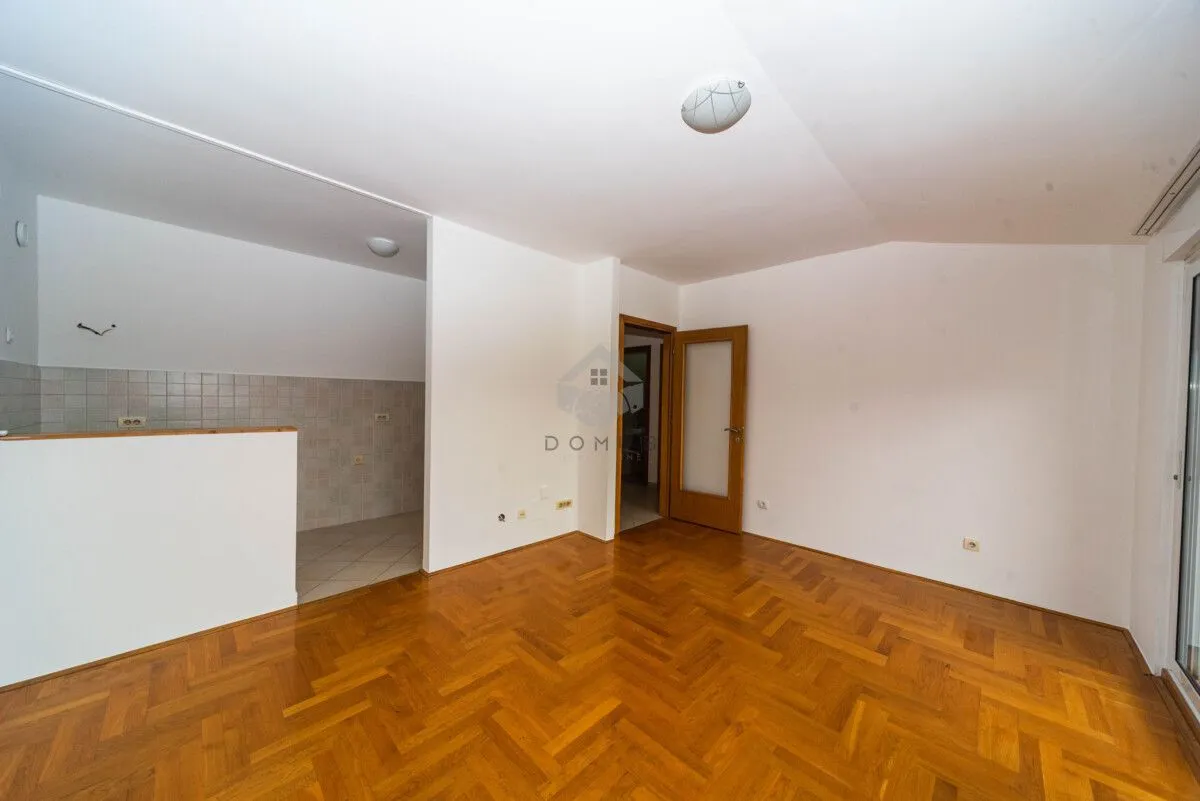 Prodaja, dvosoban stan, 70m², Blok 9, Podgorica